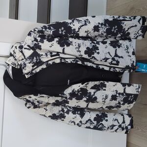Stylish Black and White Floral Women's Jacket